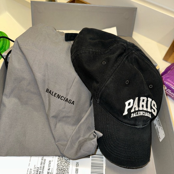 BRAND BEW BALENCIAGA HAT - Picture 3 of 4